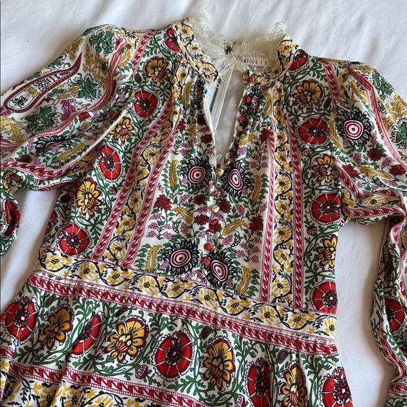 Alice + Olivia Lace Trim Detail - Picture 3 of 5